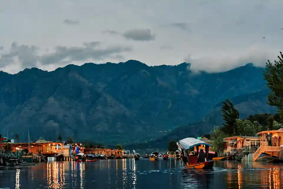 Dal Lake in Srinagar