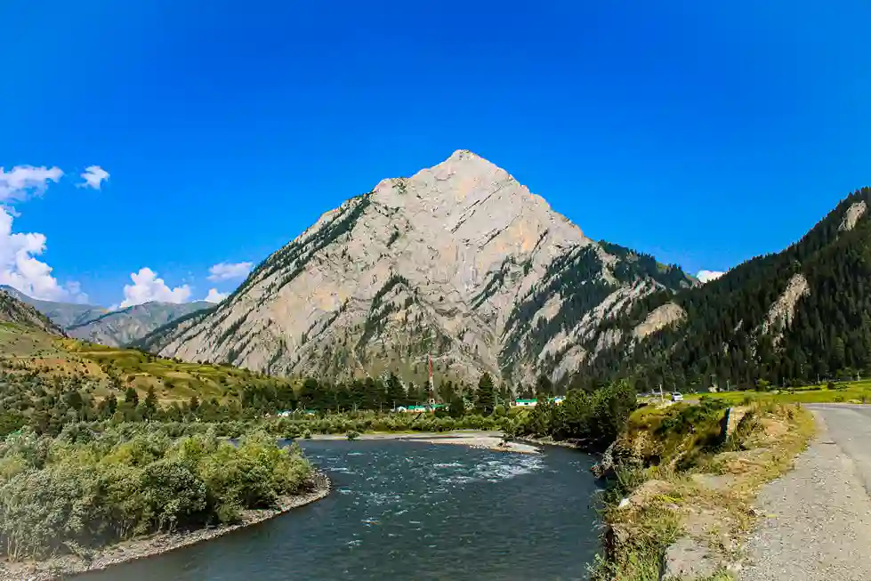 habba khatoon mountain jammu and kashmir.