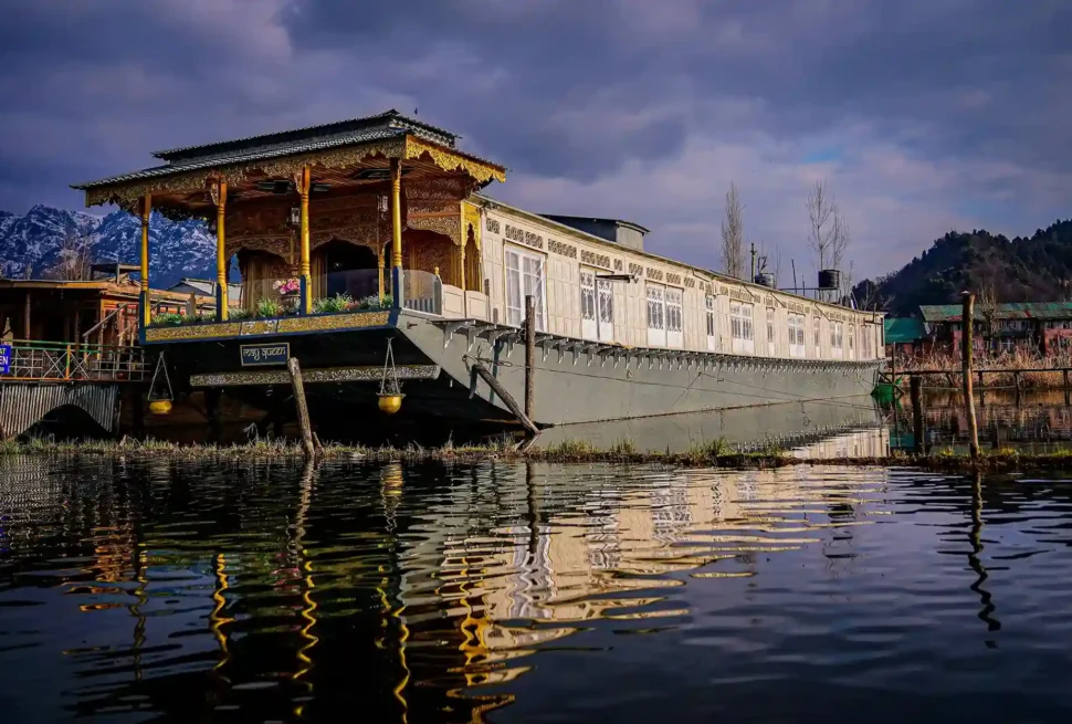 Romantic Houseboat Experience on Dal Lake