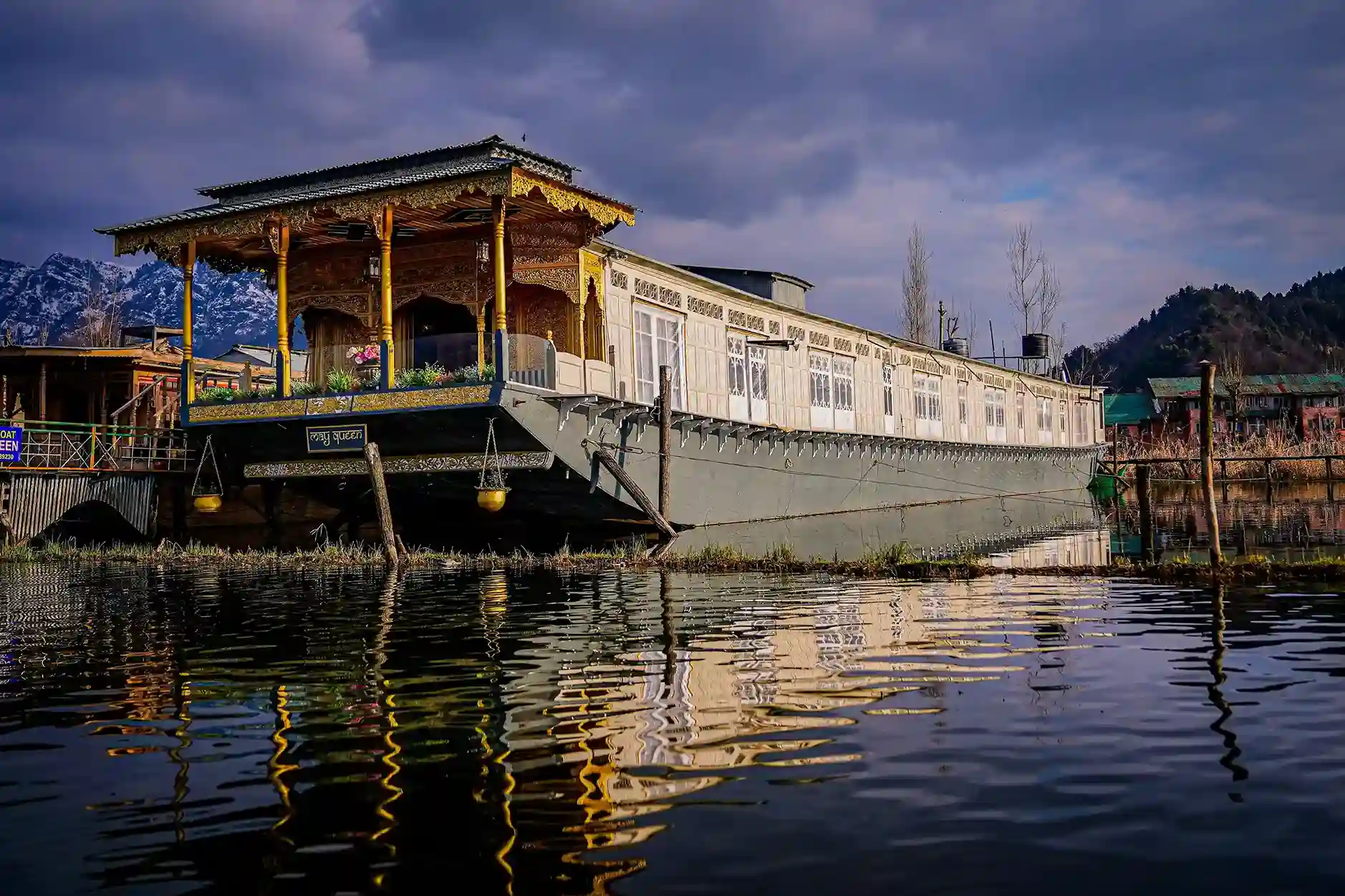 Romantic Houseboat Experience on Dal Lake