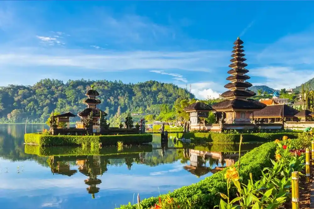 6 Days Romantic Bali Honeymoon Package with Nusa Penida, Uluwatu, Water Sports & Ubud Delights