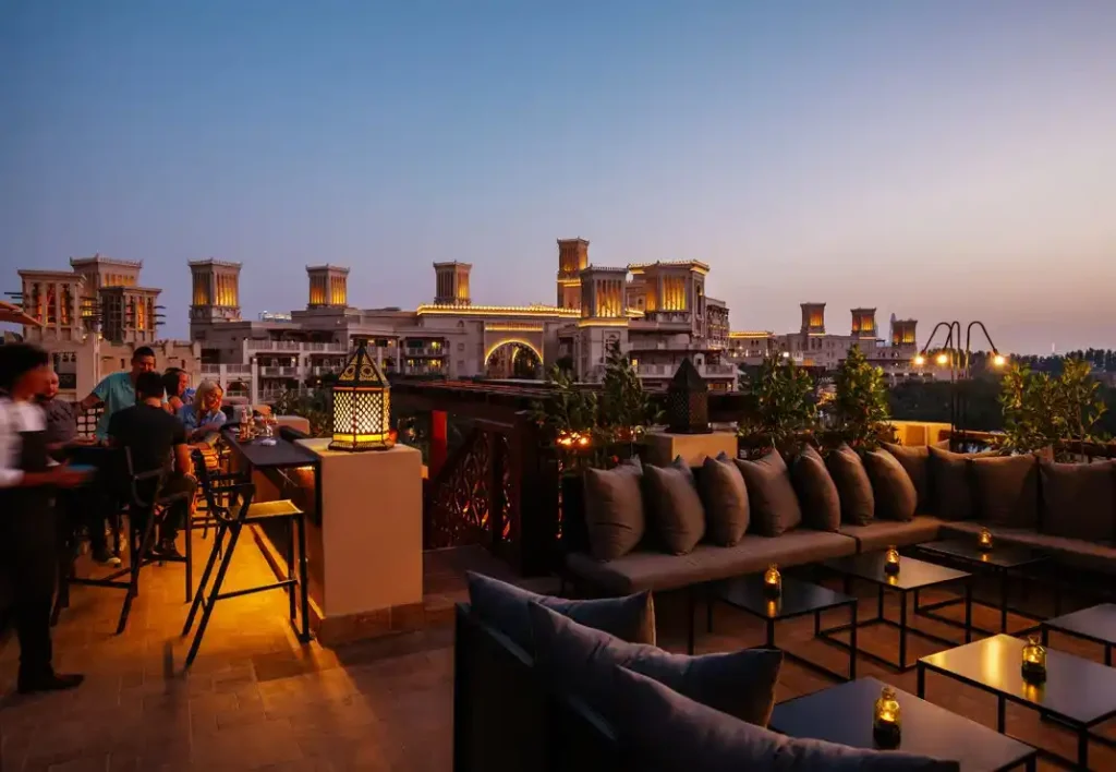 folly rooftop restaurant dubai