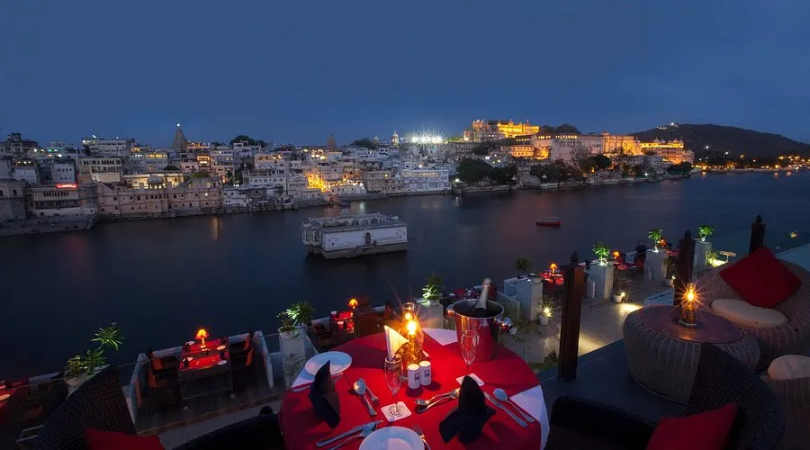 Upre candle light dinner